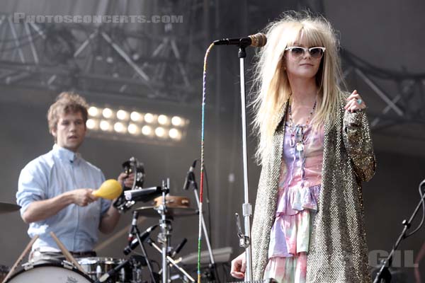 THE ASTEROIDS GALAXY TOUR - 2009-08-29 - SAINT CLOUD - Domaine National - Scene de la Cascade - 